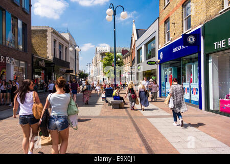 High street di Kingston upon Thames nel Surrey, Regno Unito Foto Stock