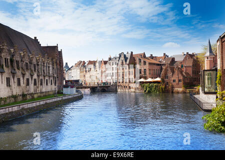 Bellissimo fiume Leie nel centro di Ghent, Belgio Foto Stock