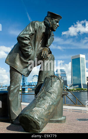 LIBERTY HOUND LONE SAILOR STATUA (©STANLEY BLEIFELD 1987) SAINT JOHNS Fiume South River Walk Downtown Jacksonville in Florida USA Foto Stock