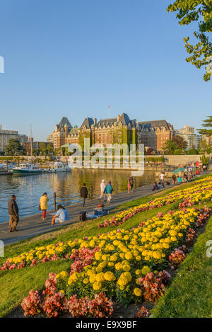 Il porto interno e il Fairmont Empress Hotel, Victoria, British Columbia, Canada Foto Stock