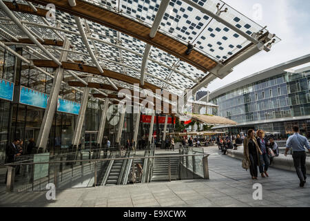 Milano, Italia, Porta Nuova business district, piazza Gae Aulenti (Gae Aulenti piazza) Foto Stock