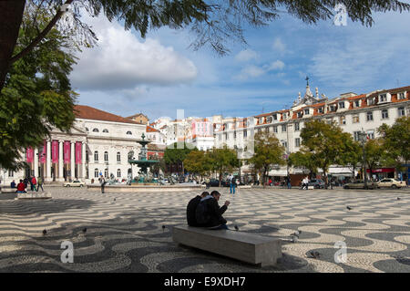 Vista orizzontale della piazza Rossio a Lisbona. Foto Stock