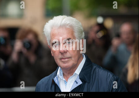 Celebrity pubblicista Max Clifford arriva a Southwark Crown Court di condanna dopo essere stato trovato colpevole di attentato al pudore. Dotato di: Max Clifford dove: Londra, Regno Unito quando: 02 Maggio 2014 Foto Stock