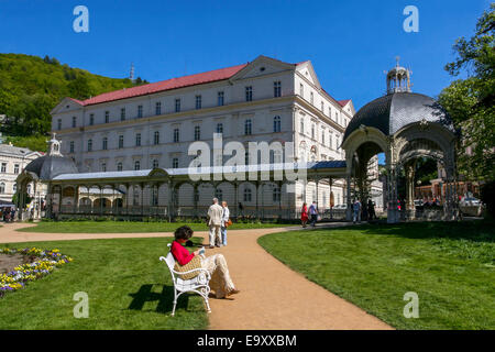 Karlovy Vary, Sadova colonnato Repubblica Ceca turismo Foto Stock