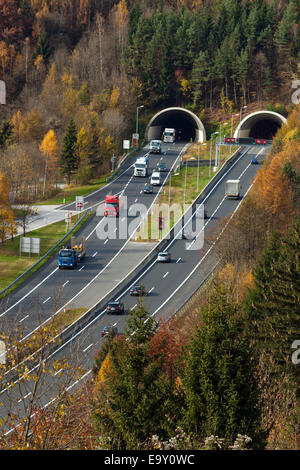 Tunnel sull'autostrada dei Tauri in Austria. Autostrada di transito Foto Stock