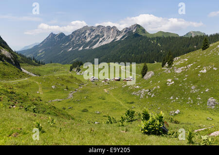 Laguz Alpi con Breithorn Mountain, Großes Walsertal Riserva della Biosfera, Vorarlberg, Austria Foto Stock