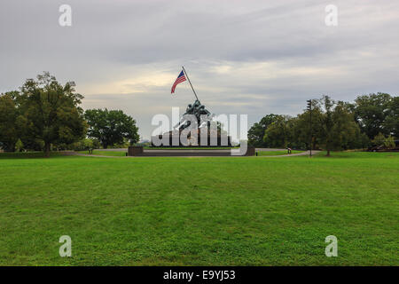 US Marine Corps War Memorial, noto anche come il Memorial Iwo-Jima ad Arlington, Virginia, Stati Uniti d'America. Foto Stock