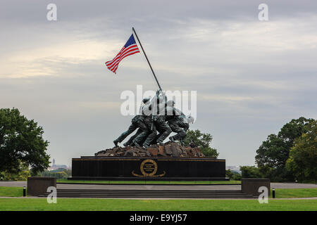 US Marine Corps War Memorial, noto anche come il Memorial Iwo-Jima ad Arlington, Virginia, Stati Uniti d'America. Foto Stock