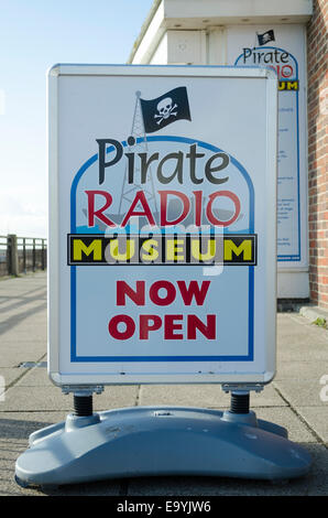 Radio Pirata Museo segno Clacton-0n-mare, Essex, Regno Unito Foto Stock