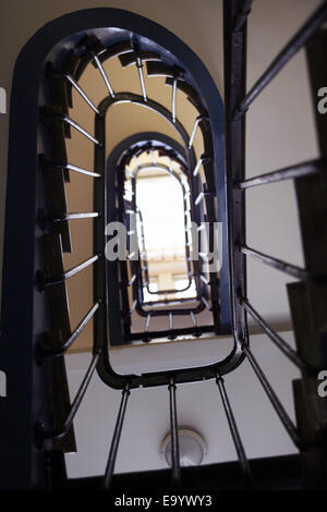 La scala a chiocciola in parigi visto dal di sopra Foto Stock