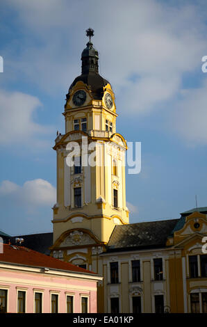 Ungheria Pecs Baranya County sud oltre Danubio. Town Hall - Varoshaza, la torre dell orologio. Foto Stock