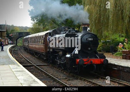 Severn Valley Railway locomotive a vapore locomotiva treno alla stazione di Arley Regno Unito Foto Stock