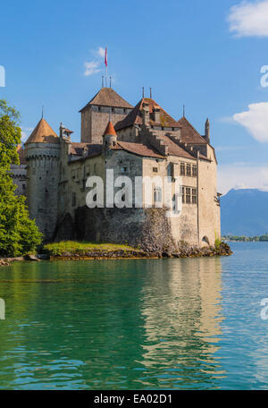 Veytaux, Canton Vaud, Svizzera. Chateau de Chillon sulle rive del Lago di Ginevra (Lac Leman). Foto Stock