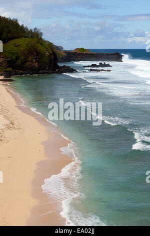 La spiaggia e la costa rocciosa a Le Gris Gris, il punto più meridionale di Mauritius Foto Stock