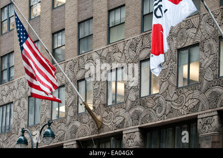 Il Chanin Building è un mattone e terra-cotta grattacielo situato a 122 East 42th Street, all'angolo di Lexington Avenue, in Foto Stock