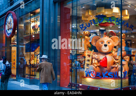 Build-un-Bear, costruire un orso workshop, Store. Stati Uniti, New York City Manhattan Midtown, Quinta Avenue, costruire un orso, un giocattolo SH Foto Stock