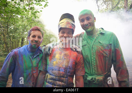 I giocatori di Paintball Paintball in usura contrassegnati da vernice Foto Stock