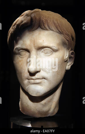L'imperatore romano Augusto. Roman busto in marmo del I secolo d.c. Kunsthistorisches Museum, Vienna, Austria. Foto Stock