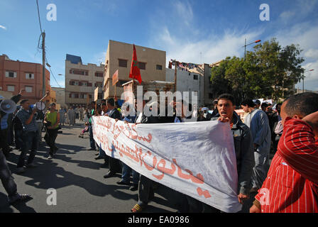 Febbraio 2011, arabo onda rivoluzionaria ha colpito le strade del Marocco Foto Stock