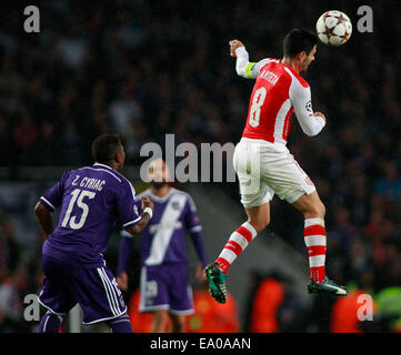 Londra, Inghilterra - NOV 04: Arsenale di Mikel ARTETA durante la UEFA Champions League match tra Arsenal da Inghilterra e Anderlecht dal Belgio ha suonato presso l'Emirates Stadium, il 04 novembre 2014 a Londra, Inghilterra. (Foto di Mitchell Gunn/ESPA) Foto Stock