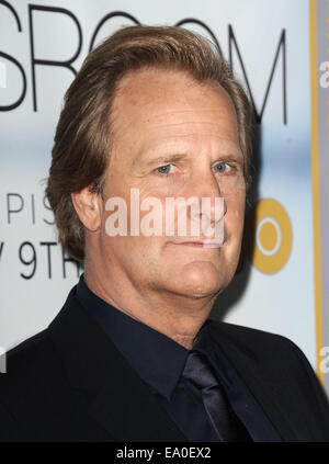 Los Angeles, California, USA. 4 Novembre, 2014. Jeff Daniels frequentando il Los Angeles Stagione 3 Premiere della serie HBO ''La Newsroom'" tenutasi presso la Directors Guild of America a Los Angeles, la California il 4 novembre 2014. 2014 Credit: D. lunga/Globe foto/ZUMA filo/Alamy Live News Foto Stock