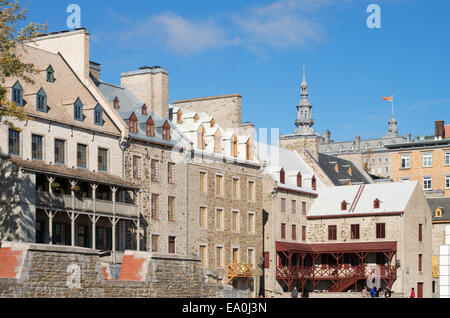 Place de Paris o Place du Marche-Finlay Vecchia Quebec City, Quebec, Canada Foto Stock