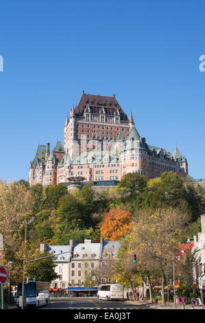 Lo Château Frontenac in autunno di Quebec City, Quebec, Canada Foto Stock