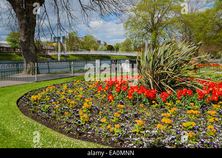 Giardini River Ness, Eden Court Theatre e Inverness Scozia Scotland Highland regione Foto Stock