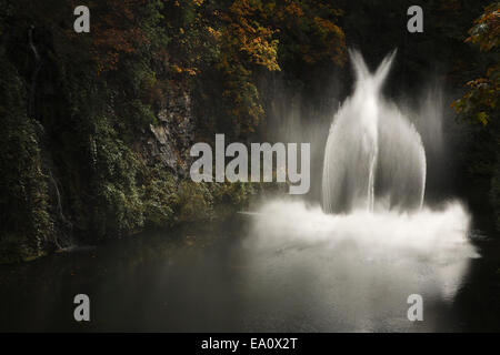 Magnifica fontana in Butchard-giardino Foto Stock