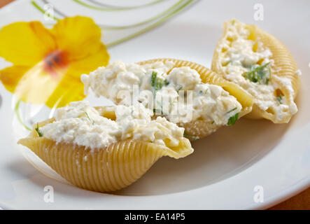 Conchiglioni rigati Foto Stock