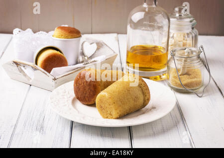 Il dessert Baba au rhum Foto Stock