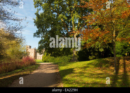 Autunno a Newstead Abbey nel NOTTINGHAMSHIRE REGNO UNITO Inghilterra Foto Stock