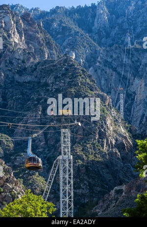 Ruotare il tram auto sul Palm Springs Aerial Tram, Palm Springs, Riverside County, California del Sud, STATI UNITI D'AMERICA Foto Stock