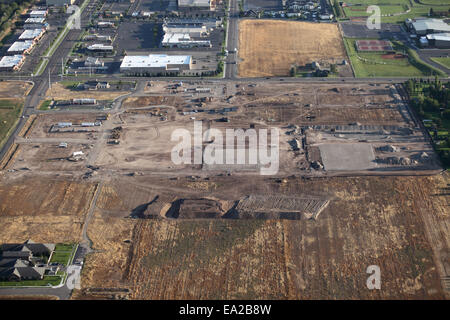 Un'immagine aerea di un commercial real estate development in costruzione Foto Stock