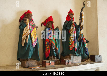 Il vestito le statue dei Santi in Santiago Ap Foto Stock