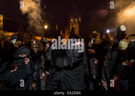Londra, Regno Unito. 5 Novembre, 2014. "Maschera illion marzo " Dimostrazione Credito: Guy Corbishley/Alamy Live News Foto Stock