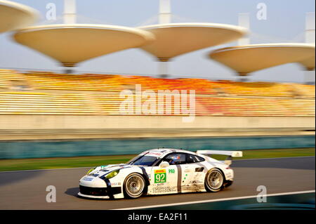 Shanghai, Cina. 2° Nov, 2014. 92 - team Porsche Manthey (DEU). Porsche 911 RSR. FREDERIC BERGMEISTER (DEU) e Patrick Pilet (FRA) vincitori del FIA World Endurance Championship 1-2 categoria Le Mans GTE Pro - FIA World Endurance Championship 1-2 categoria Le Mans GTE Pro. Finitura a Shanghai International Circuit. © Marcio Machado/ZUMA filo/ZUMAPRESS.com/Alamy Live News Foto Stock