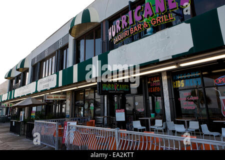 Fuori del ristorante posti a sedere nel centro cittadino di Myrtle Beach, Carolina del Sud Foto Stock