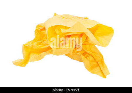 Crumpled giallo carta assorbente isolati su sfondo bianco Foto Stock