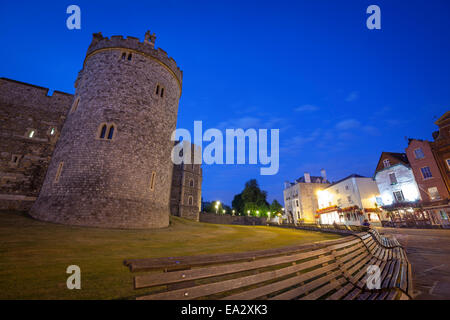 Il castello di Windosr al crepuscolo, Windsor, Berkshire, Inghilterra, Regno Unito, Europa Foto Stock