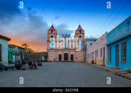 La Iglesia de Nuestra Señora del Carmen, Plaza del Carmen, Camaguey, provincia di Camaguey, Cuba, West Indies, dei Caraibi Foto Stock