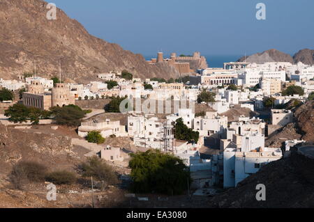 Vecchia Muscat e Sultan Qaboos Palace, Muscat Oman, Medio Oriente Foto Stock