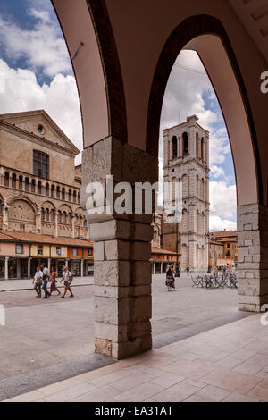 La parte esterna della Basilica Cattedrale di San Giorgio (Duomo di Ferrara) nella città di Ferrara, sito UNESCO, Emilia Romagna, Italia Foto Stock