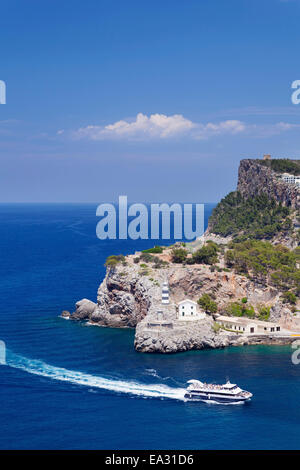 Escursione in barca fino a de Sa Creu, faro di Port de Soller Maiorca (Mallorca), isole Baleari, Spagna, Mediterranea Foto Stock