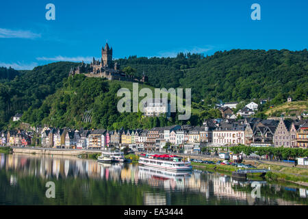 Vista su Cochem, Valle della Mosella, Renania-Palatinato, Germania, Europa Foto Stock