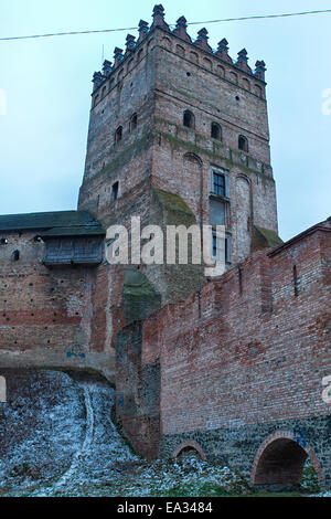 Vecchio castello in città Lutsk Foto Stock