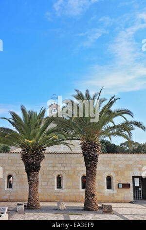 Il cortile della chiesa antica Foto Stock