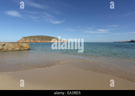 Cala Comte spiaggia di Isola di Ibiza con acqua turchese Foto Stock
