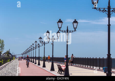 Mar Nero terrapieno, Sochi, Regione Krasnodar, Russia Foto Stock