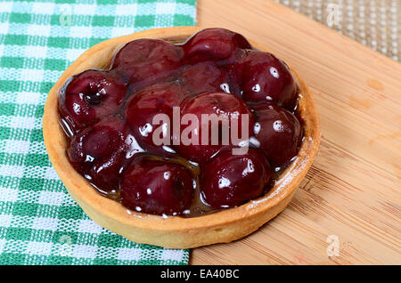 La torta dal shortcake pasta con cherry Foto Stock